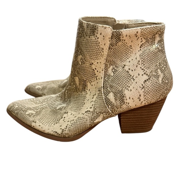 Coconuts by Matisse Astoria Off White Western Snake Print Booties Women's 8 - Picture 2 of 10